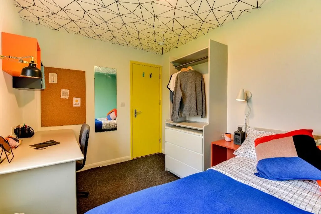 1 bedroom house share for rent