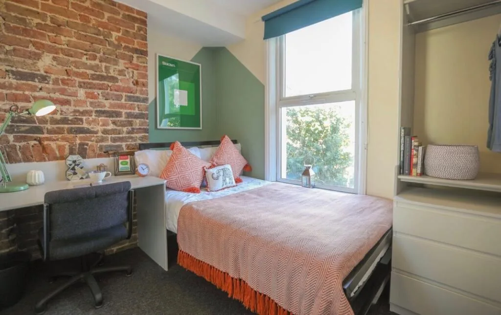 1 bedroom house share for rent