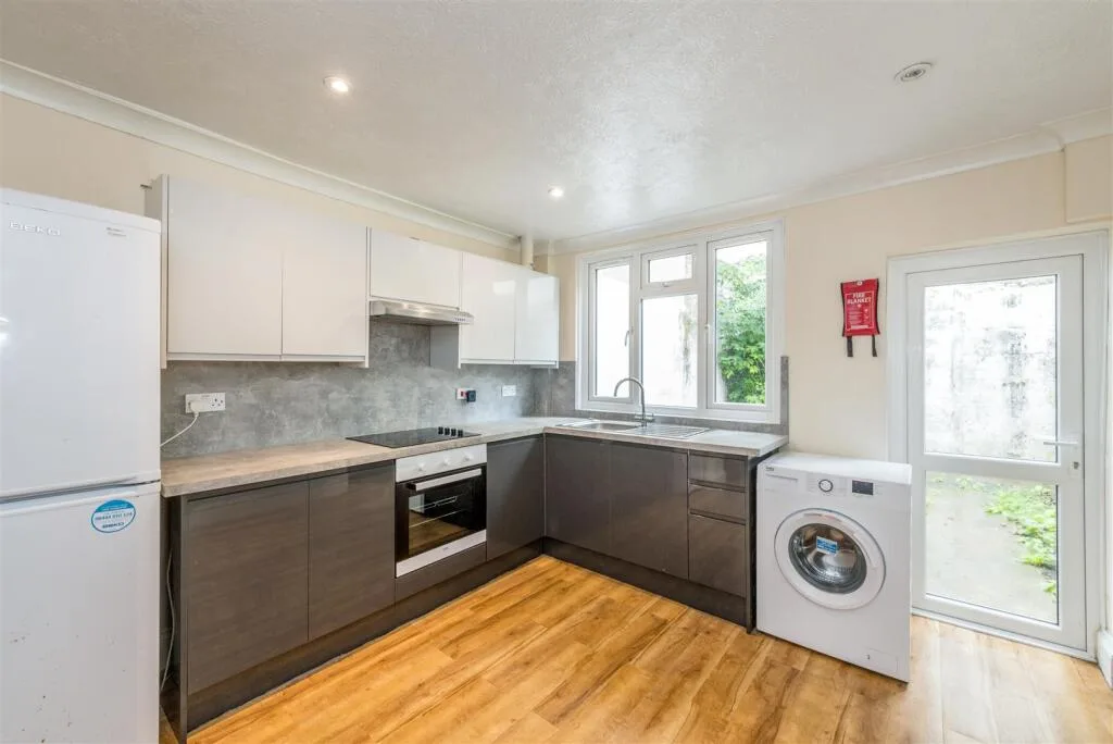 4 bedroom terraced house for rent