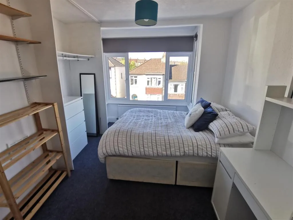 4 bedroom terraced house for rent