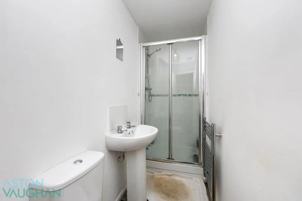 6 bedroom terraced house for rent