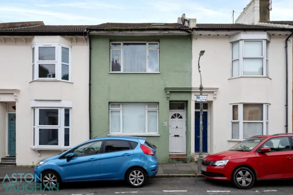 6 bedroom terraced house for rent