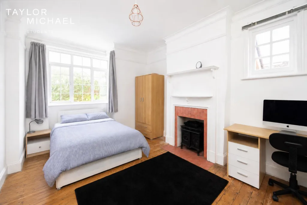 6 bedroom detached house for rent