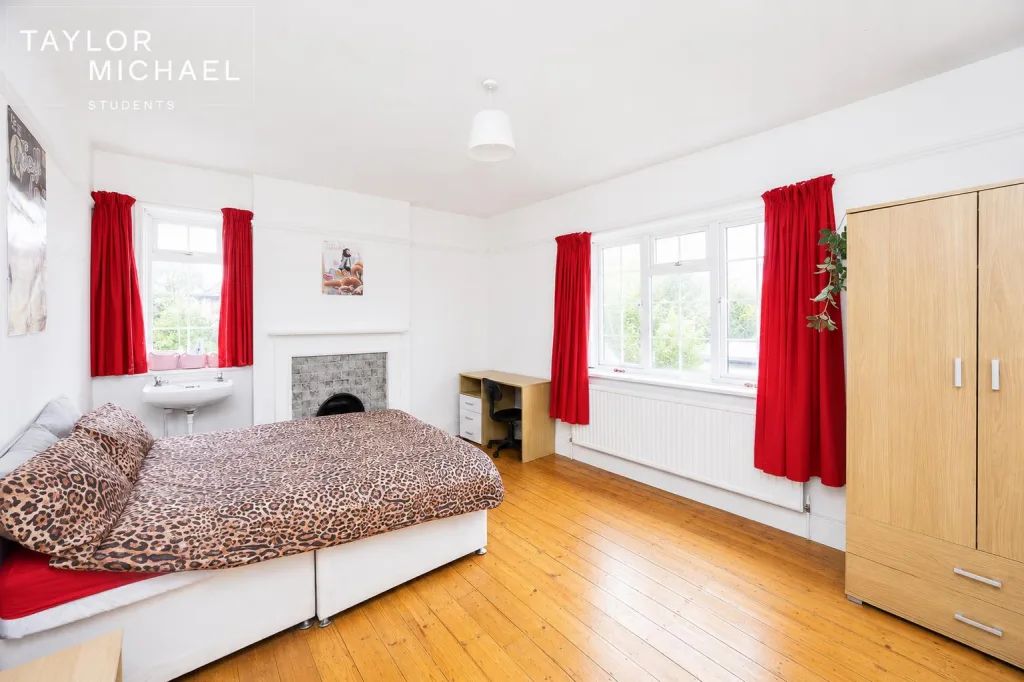 6 bedroom detached house for rent