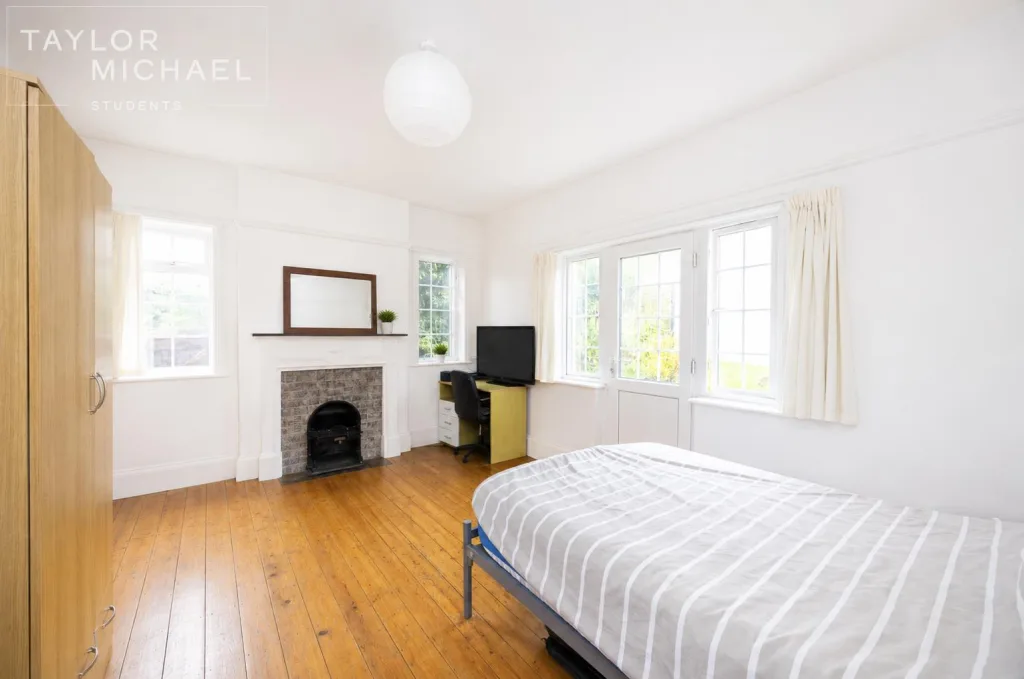 6 bedroom detached house for rent