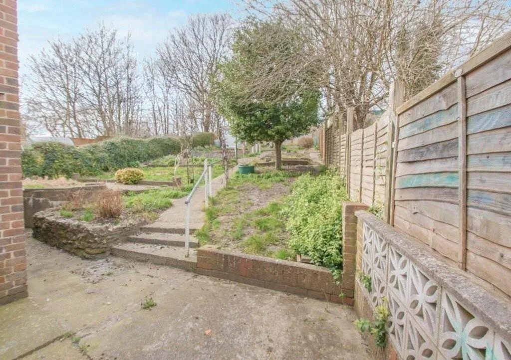 4 bedroom semi-detached house for rent