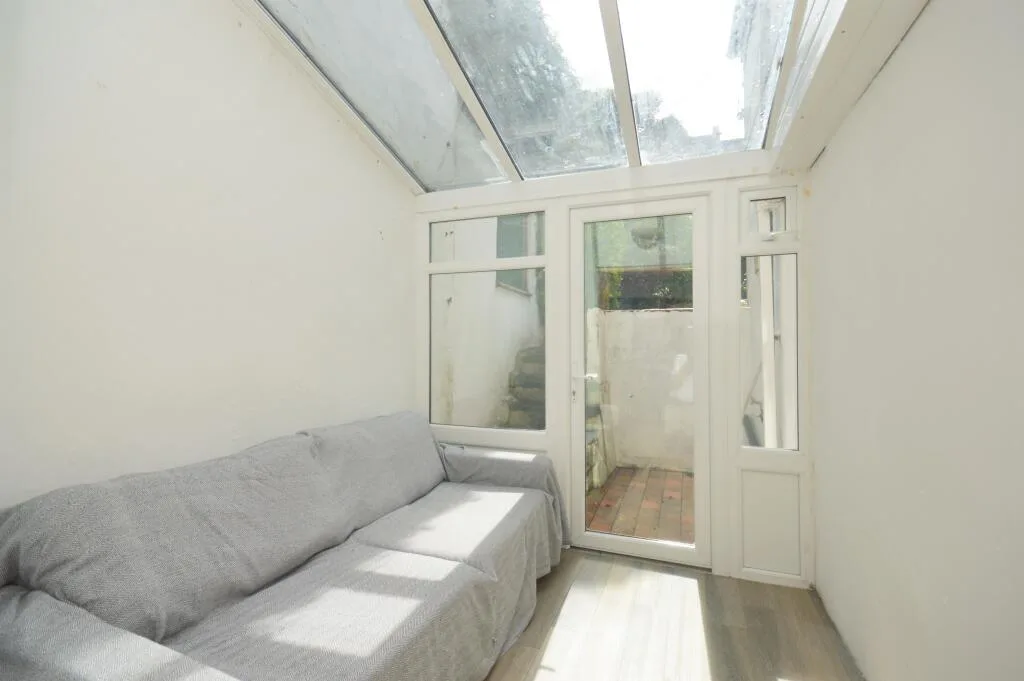 6 bedroom terraced house for rent
