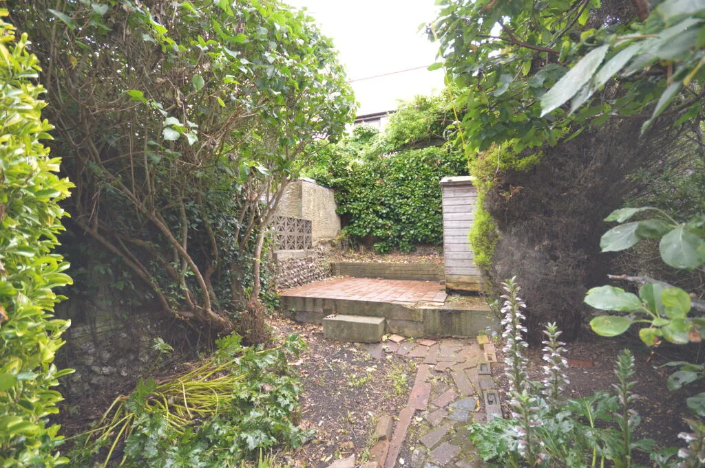 6 bedroom terraced house for rent