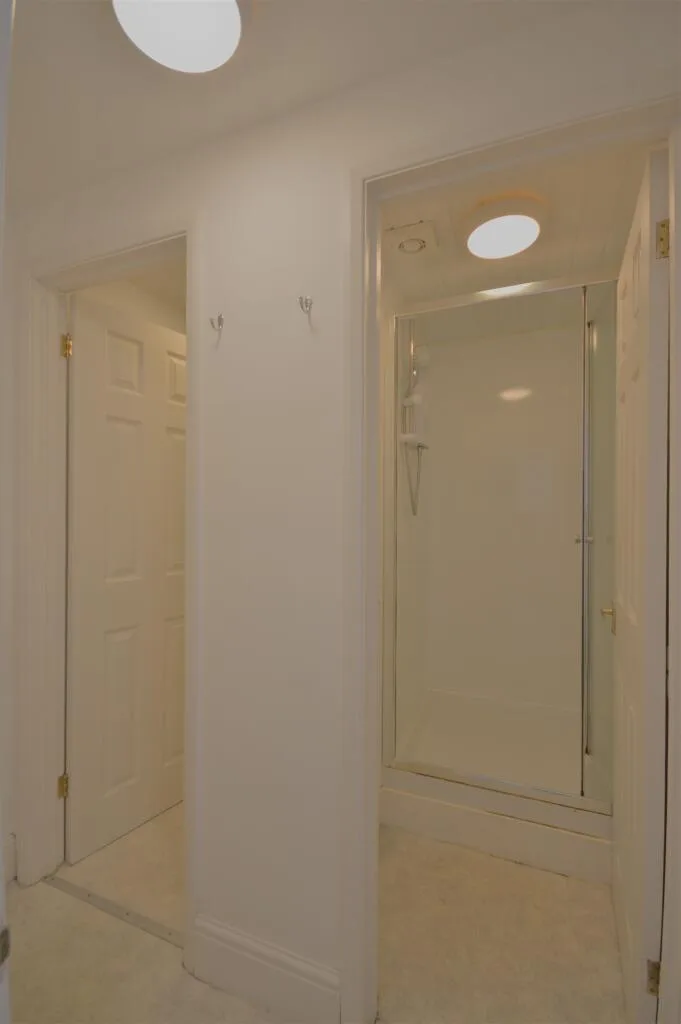 6 bedroom terraced house for rent