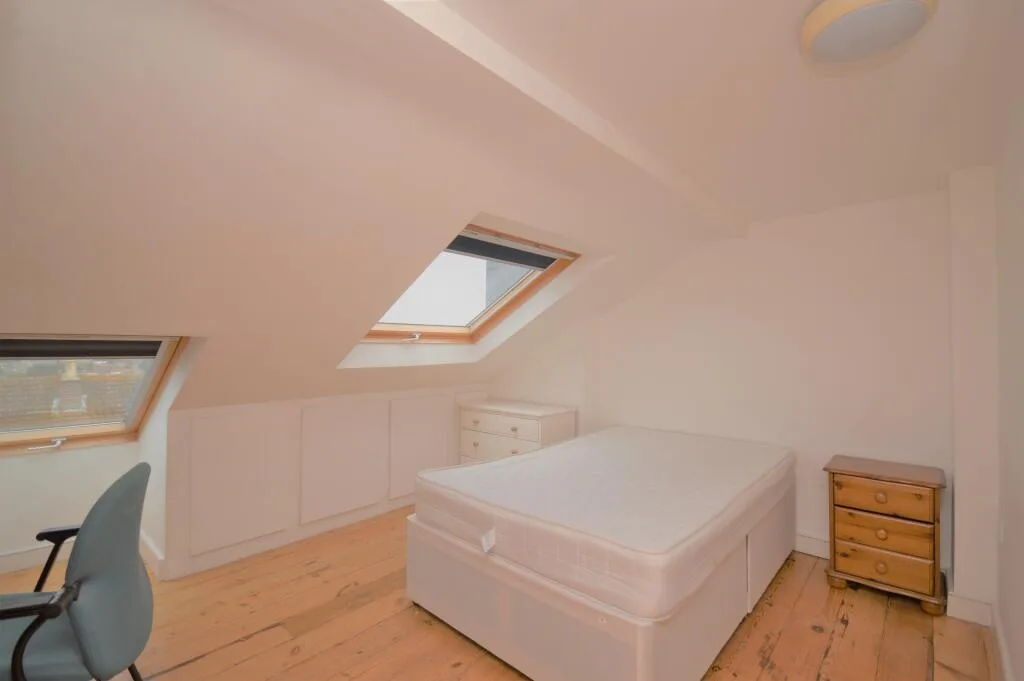 6 bedroom terraced house for rent