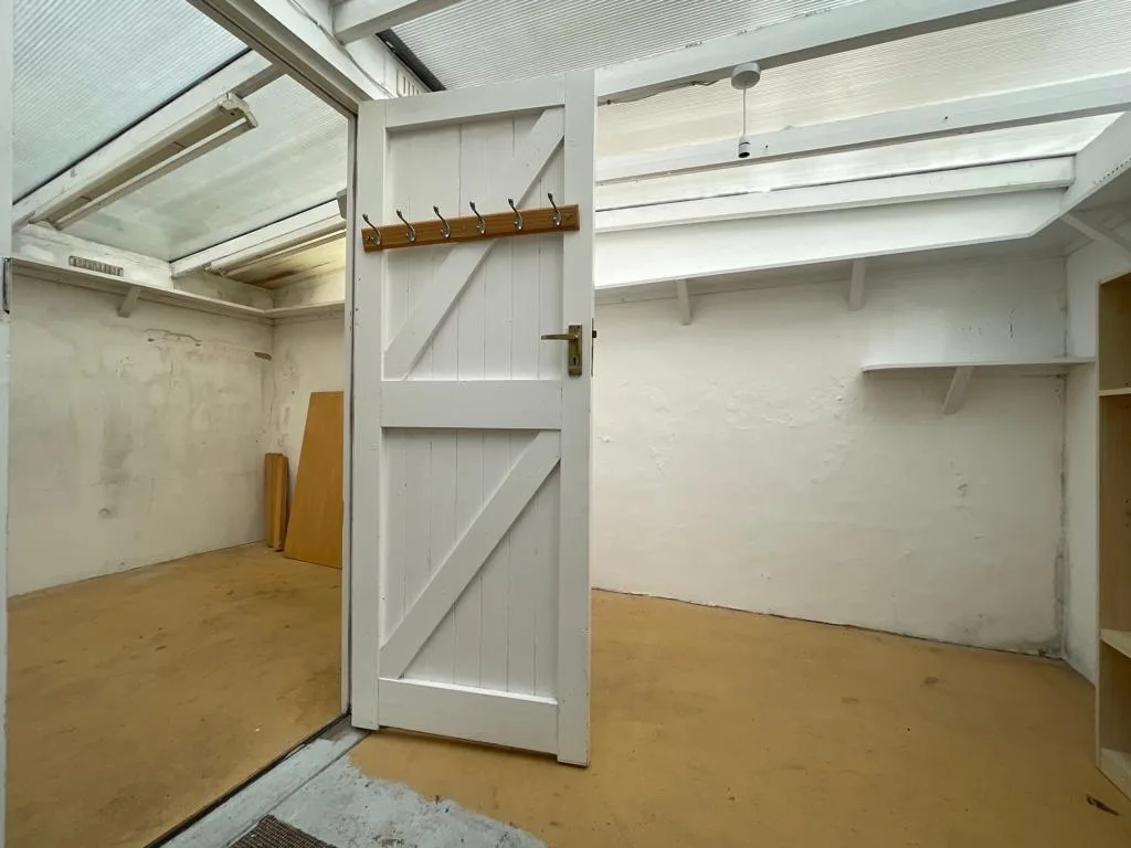 6 bedroom terraced house for rent