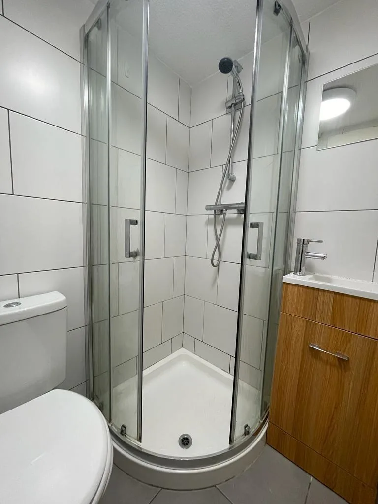 6 bedroom terraced house for rent