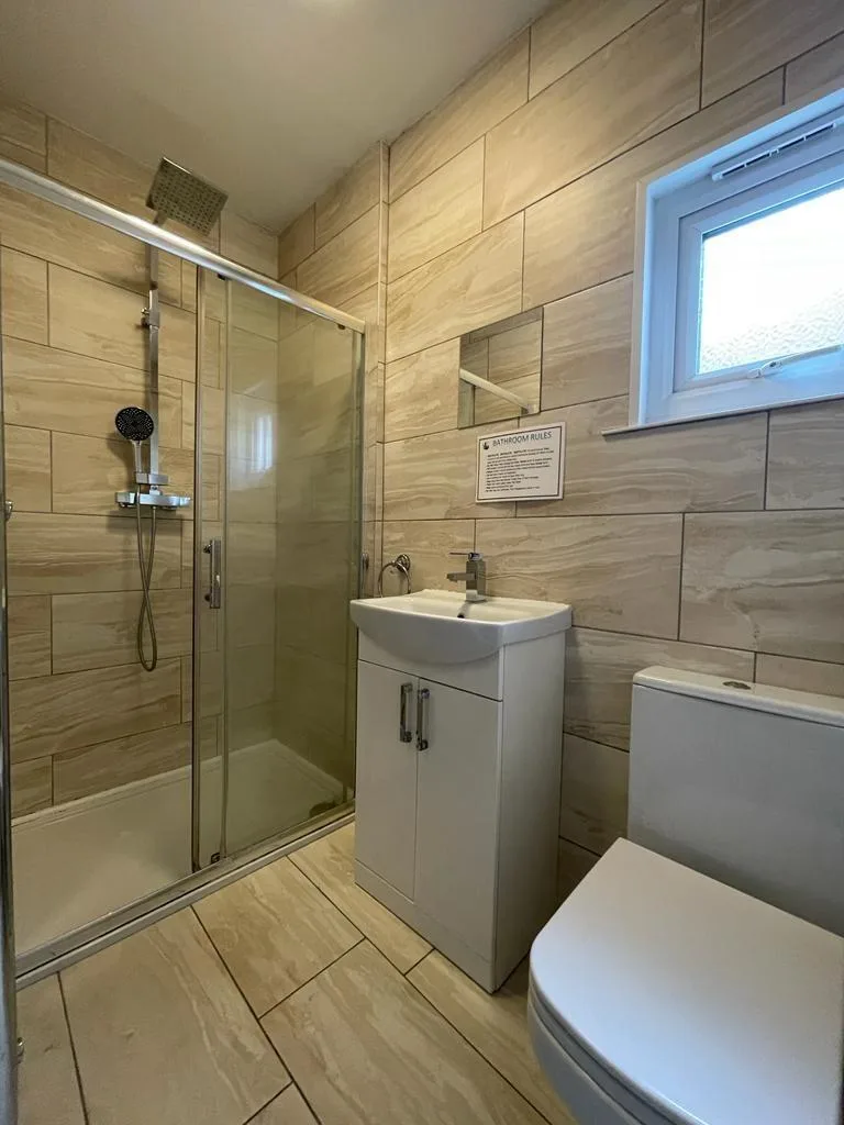 6 bedroom terraced house for rent