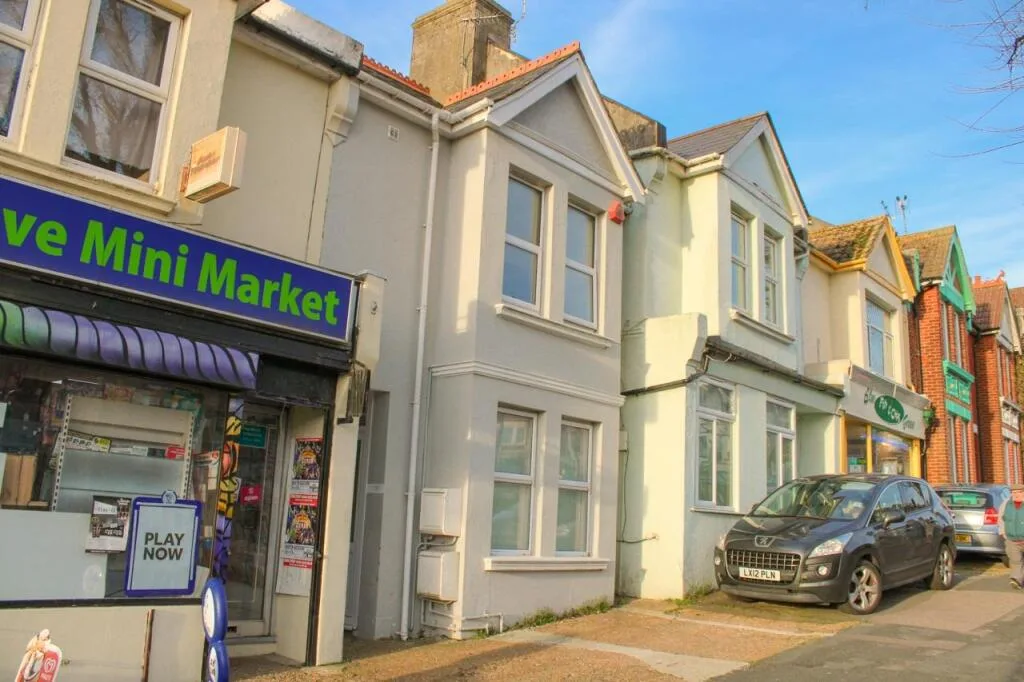 6 bedroom terraced house for rent