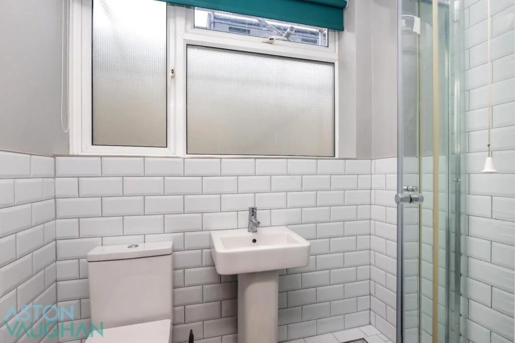 6 bedroom end of terrace house for rent