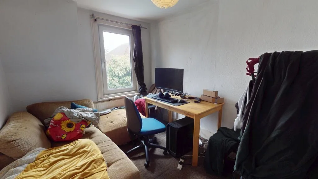 4 bedroom semi-detached house for rent
