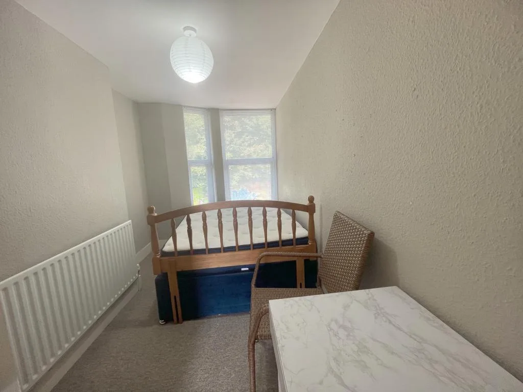 4 bedroom maisonette for rent
