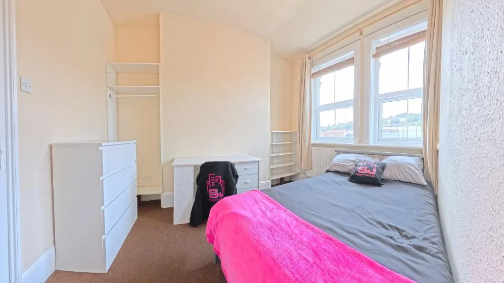4 bedroom flat for rent