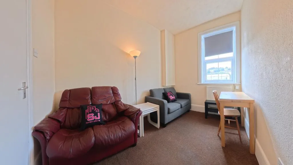 4 bedroom flat for rent