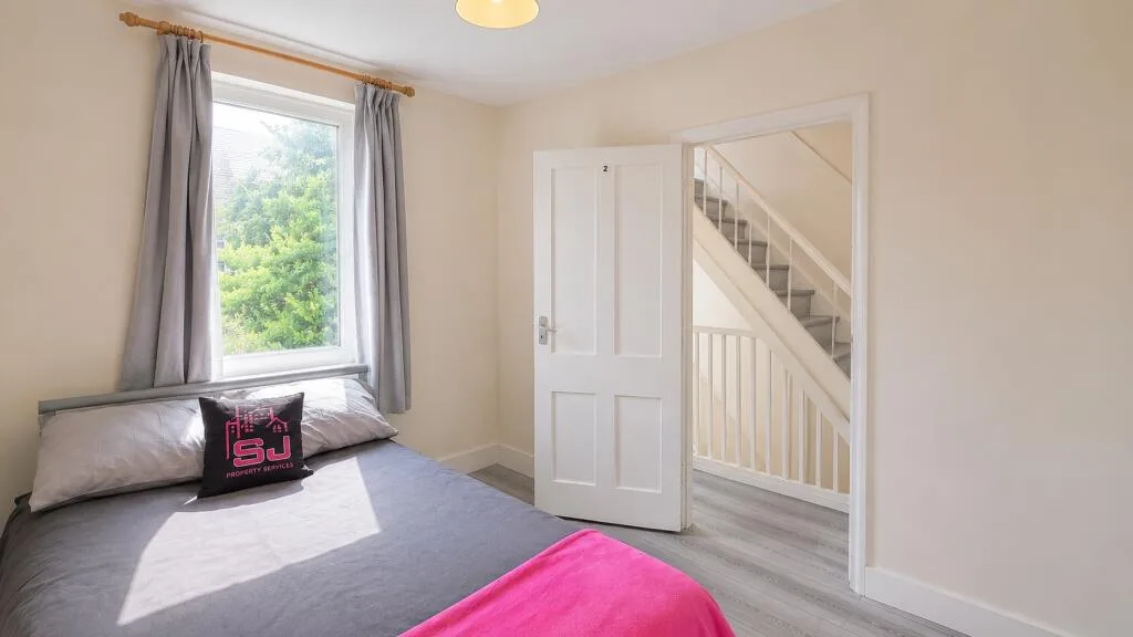 4 bedroom end of terrace house for rent