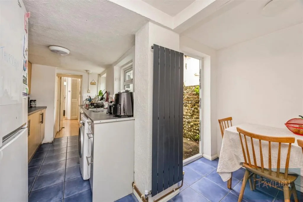 4 bedroom house share for rent