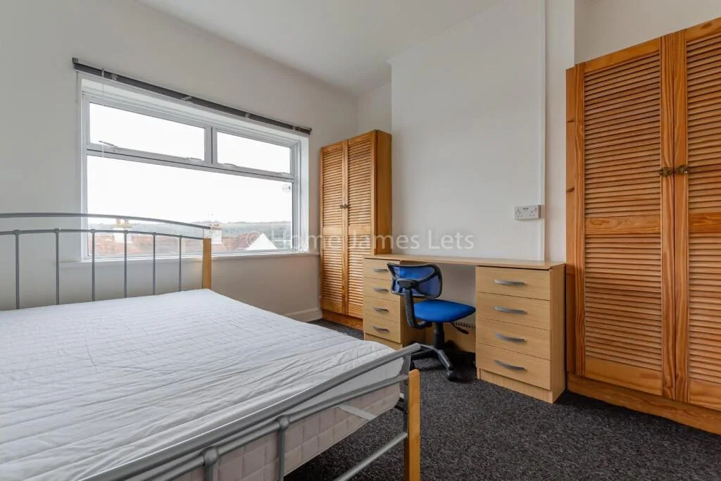 6 bedroom terraced house for rent