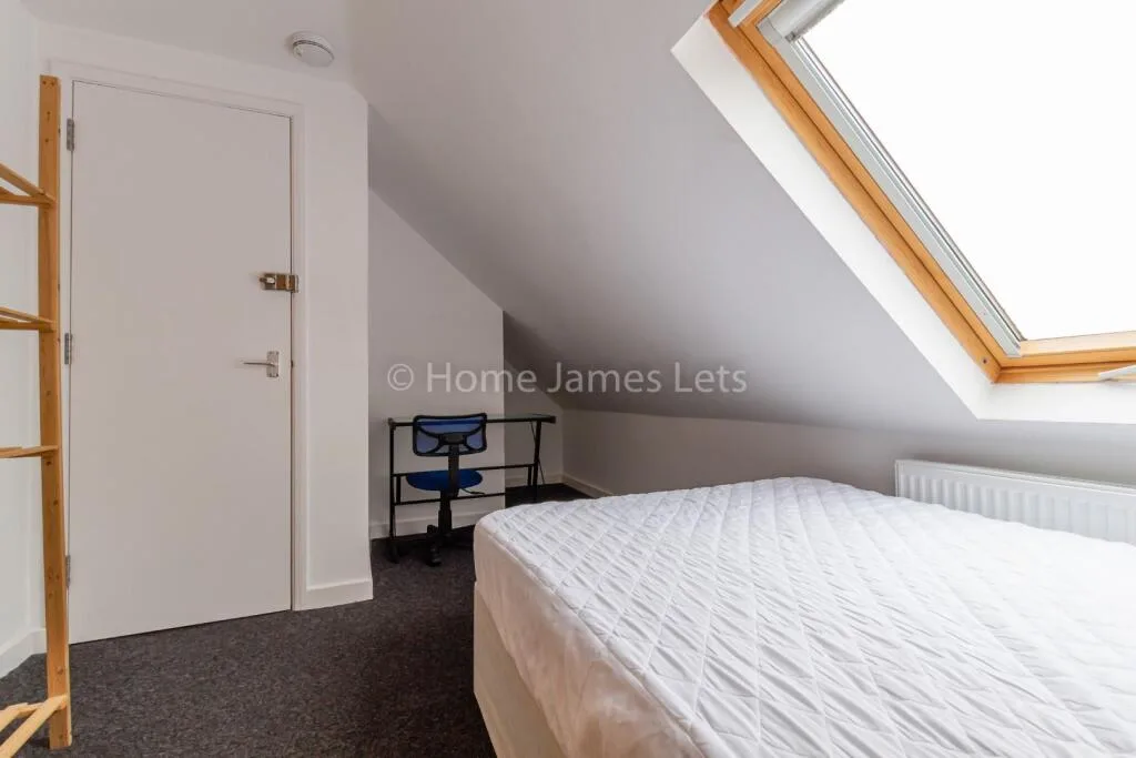 6 bedroom terraced house for rent