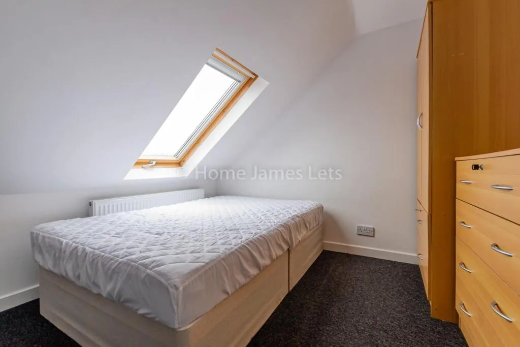 6 bedroom terraced house for rent