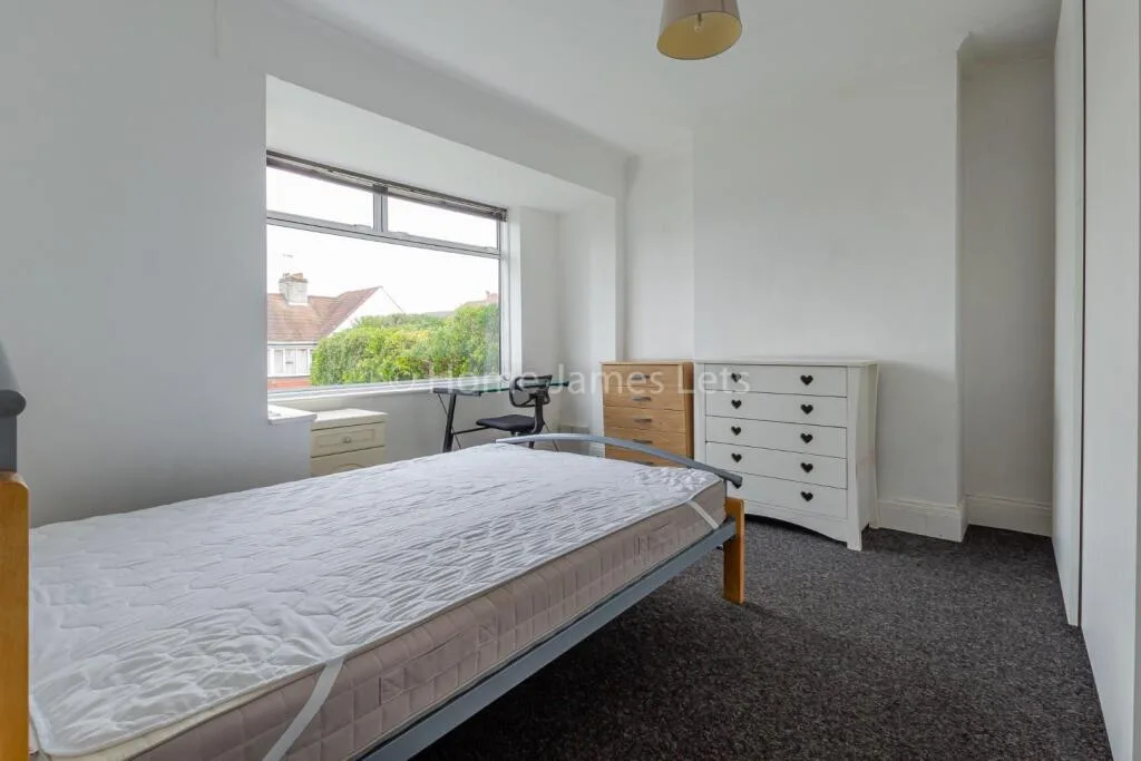 6 bedroom terraced house for rent