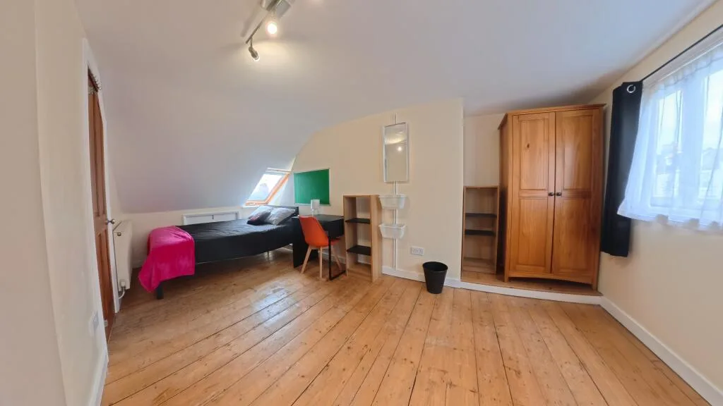 6 bedroom terraced house for rent