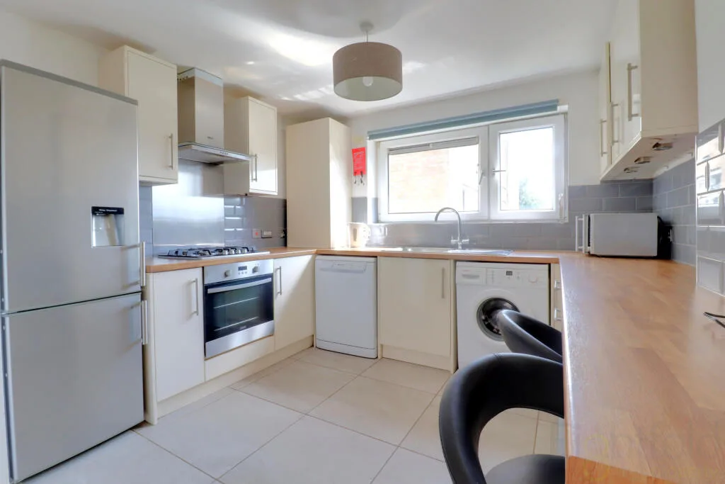 4 bedroom flat for rent