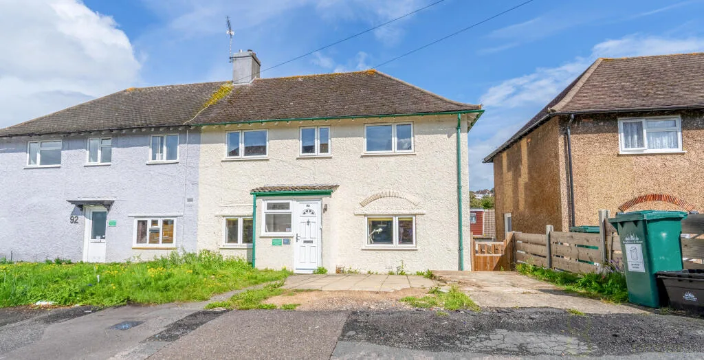 6 bedroom semi-detached house for rent