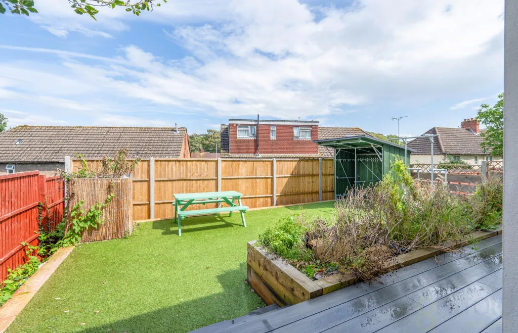 6 bedroom semi-detached house for rent