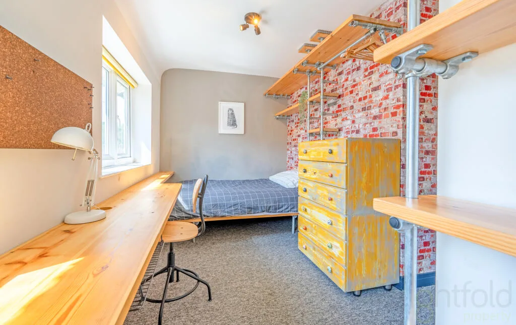 6 bedroom semi-detached house for rent