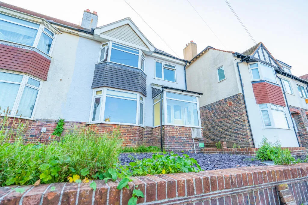 6 bedroom end of terrace house for rent