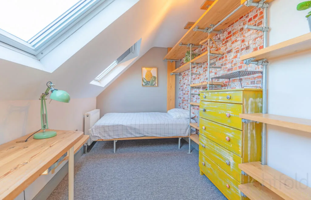 6 bedroom end of terrace house for rent