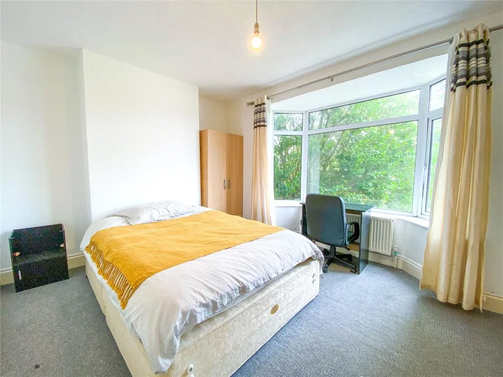 4 bedroom semi-detached house for rent