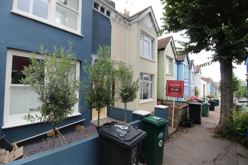 4 bedroom terraced house for rent