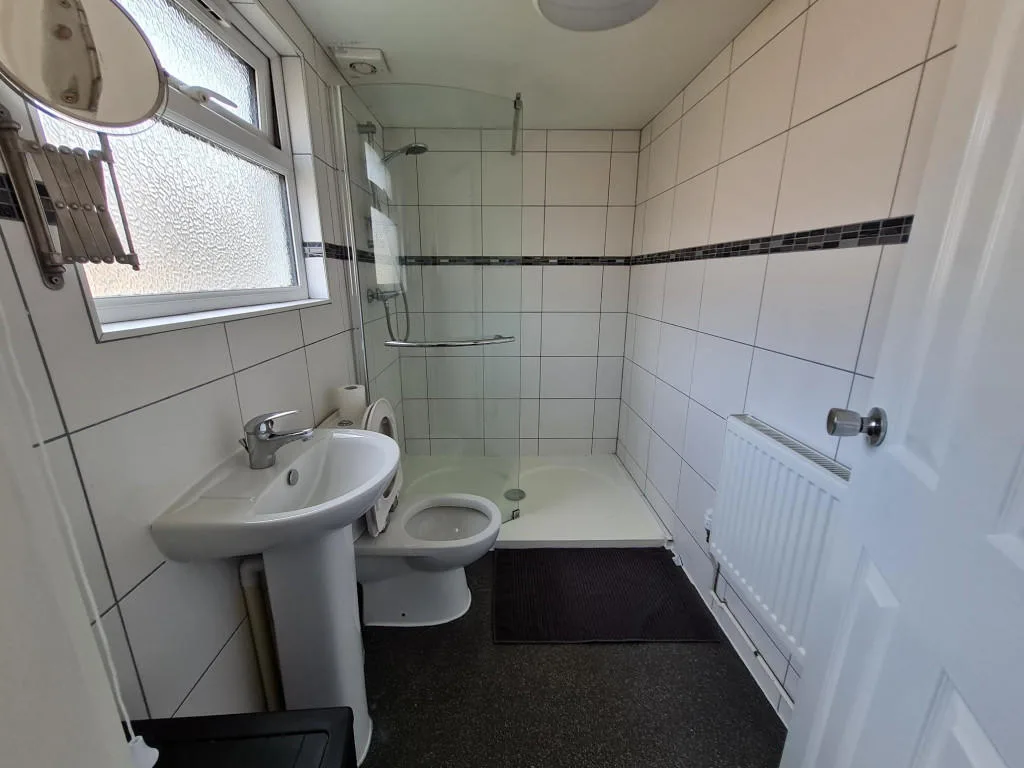 6 bedroom terraced house for rent