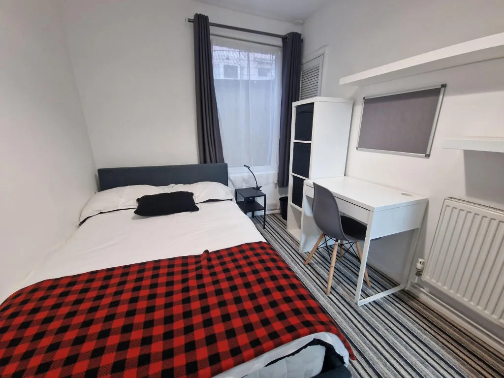 6 bedroom terraced house for rent