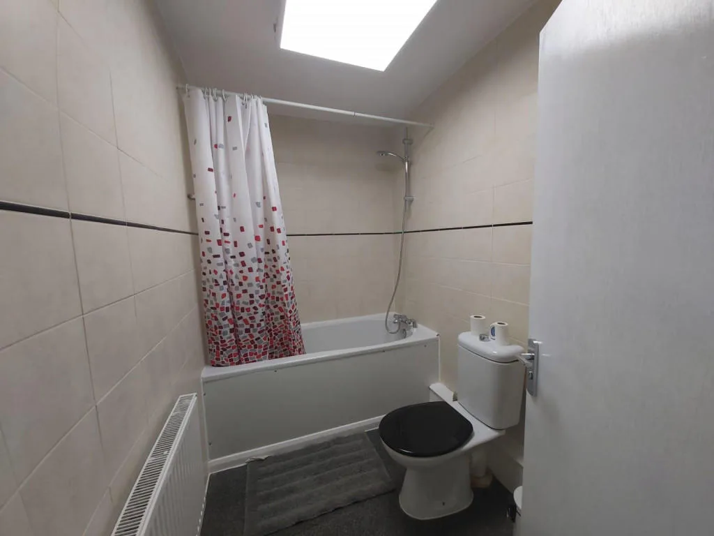6 bedroom terraced house for rent