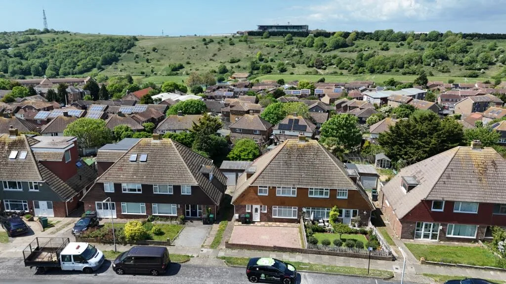 3 bedroom semi-detached house for rent