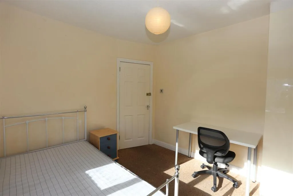 5 bedroom house for rent