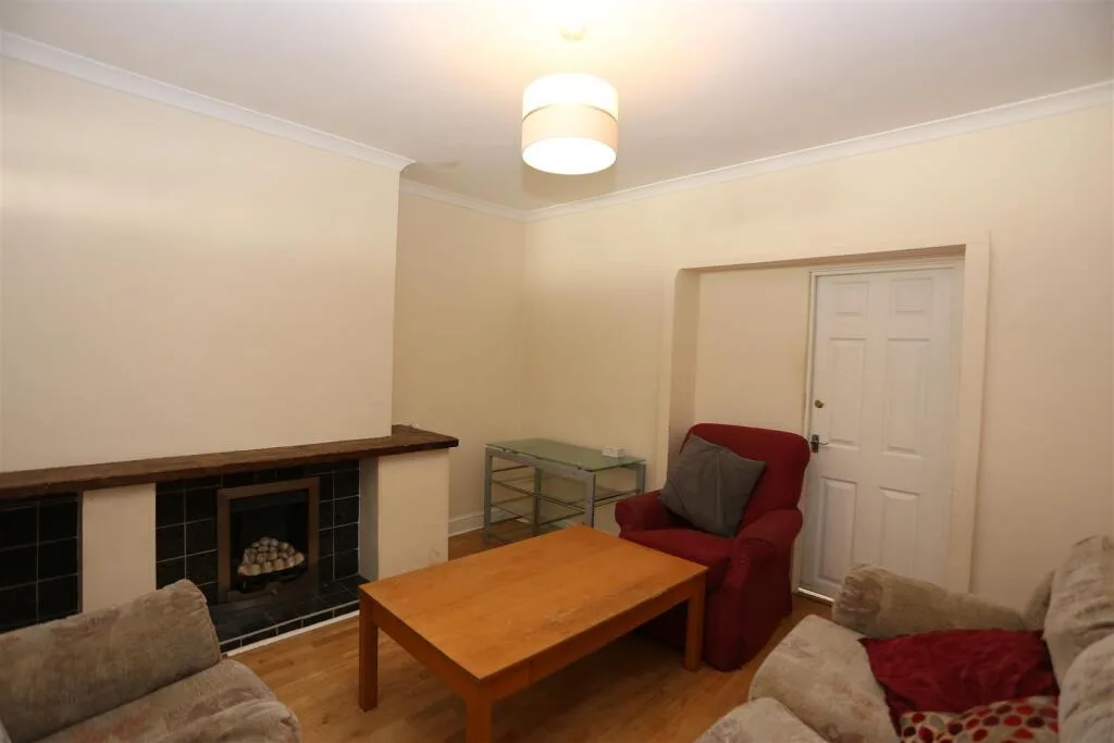 5 bedroom house for rent
