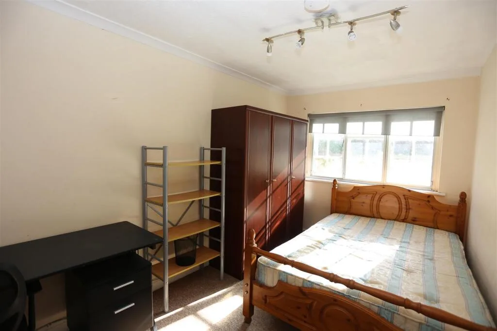 5 bedroom house for rent
