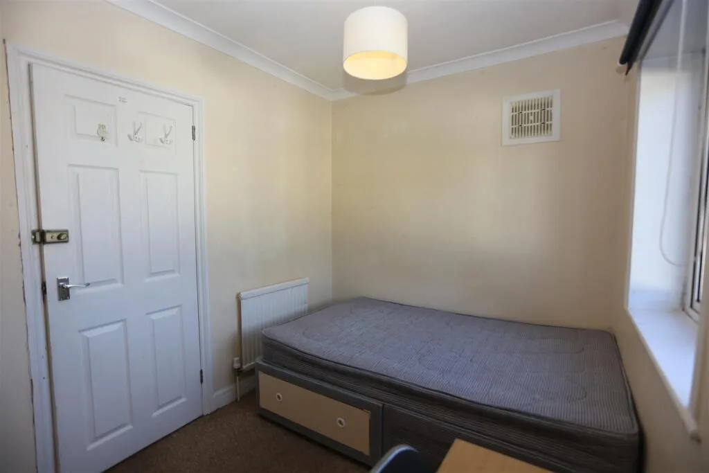 5 bedroom house for rent