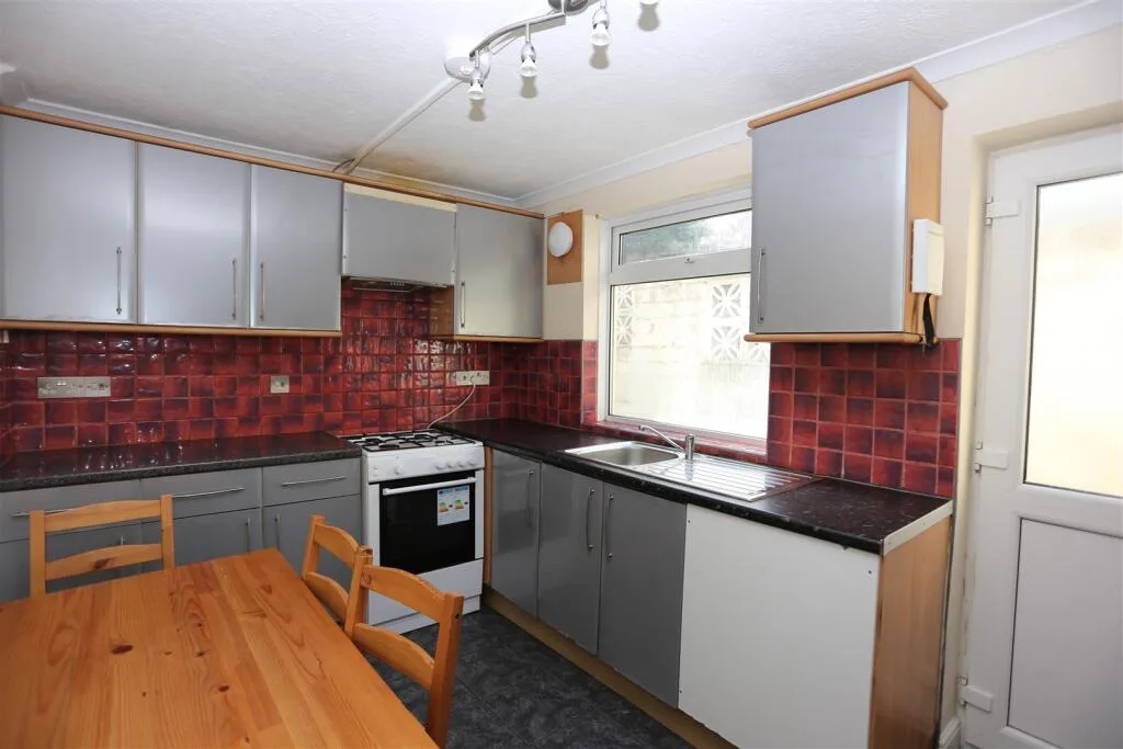 5 bedroom house for rent