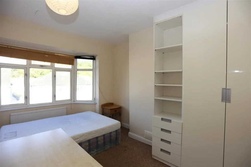 5 bedroom house for rent