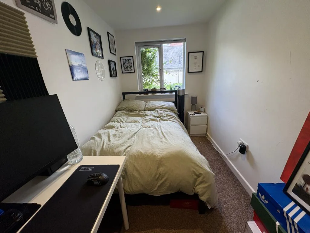 6 bedroom house for rent