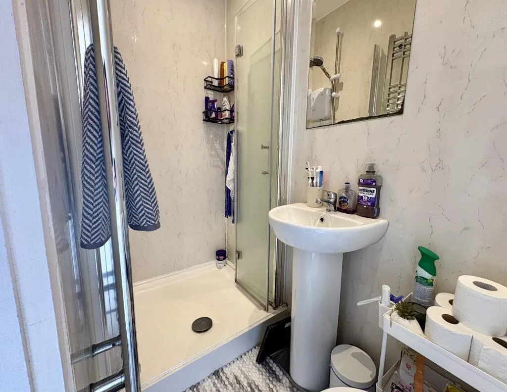 6 bedroom house for rent